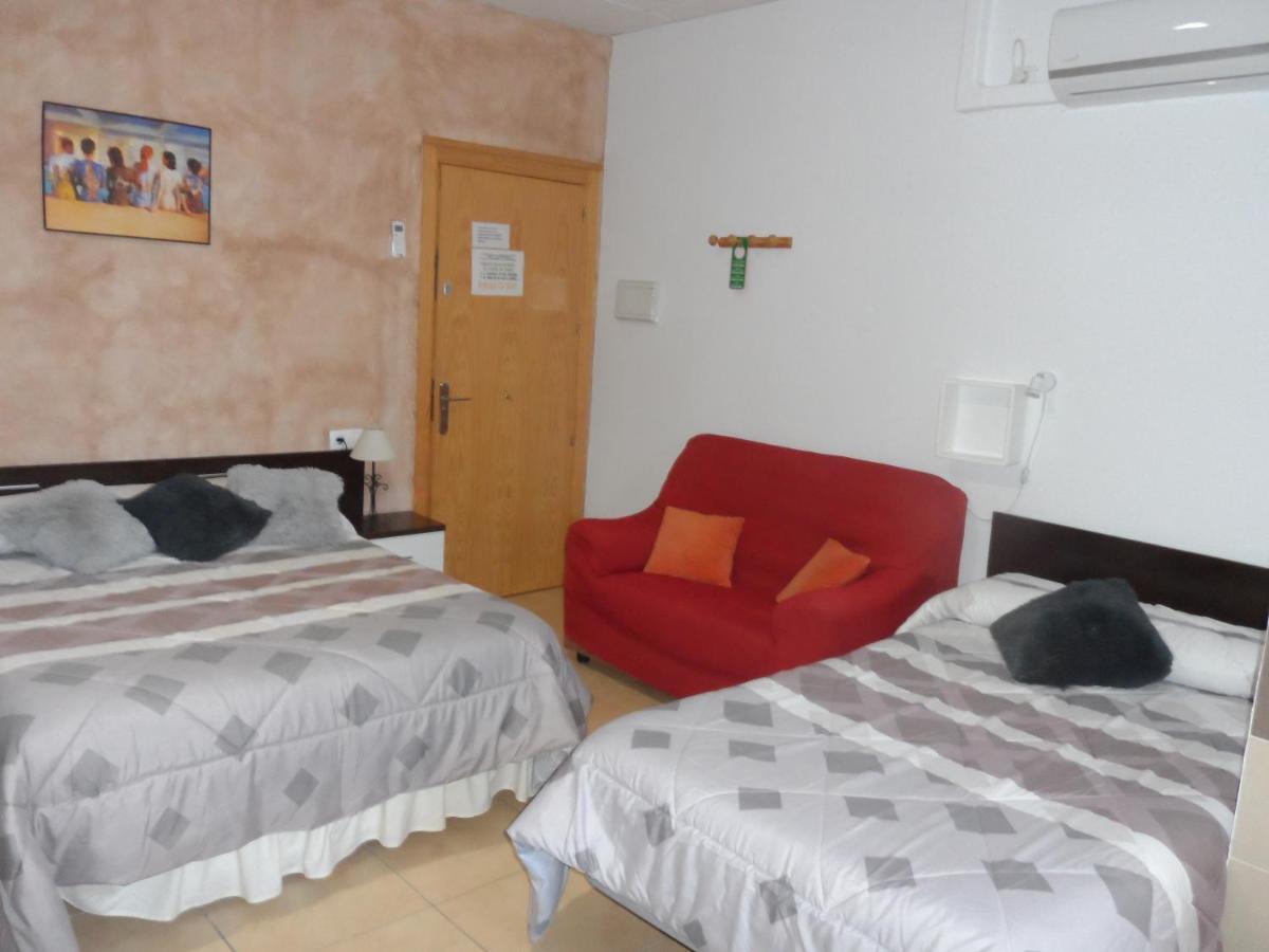 Hostal Via Del Caminante Madrigalejo Ngoại thất bức ảnh