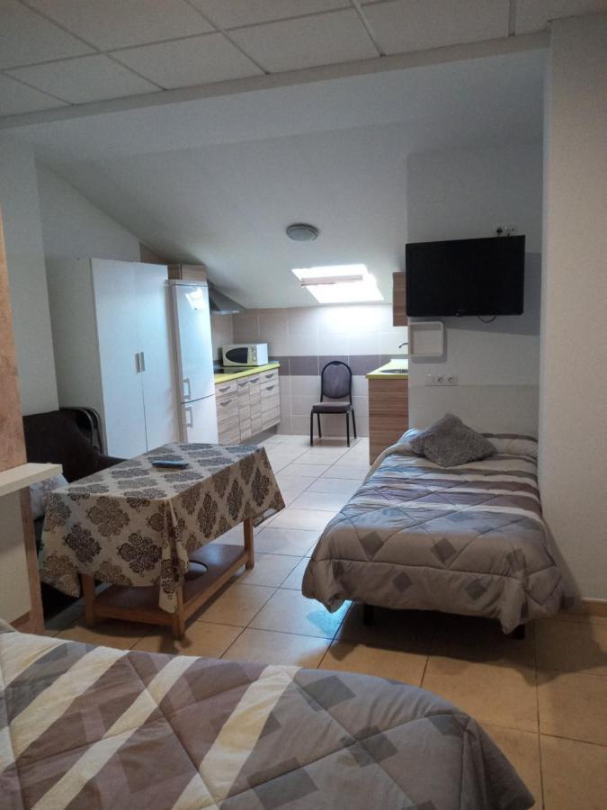 Hostal Via Del Caminante Madrigalejo Ngoại thất bức ảnh