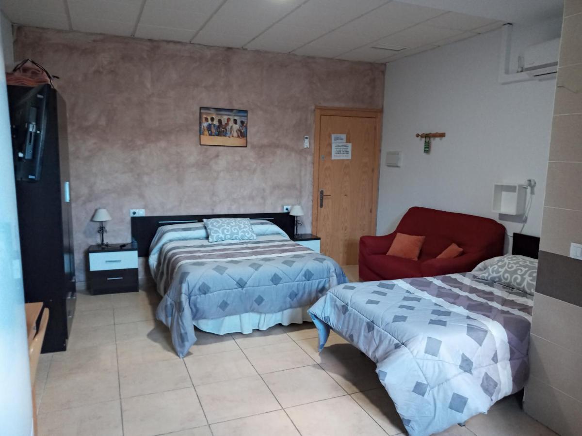 Hostal Via Del Caminante Madrigalejo Ngoại thất bức ảnh