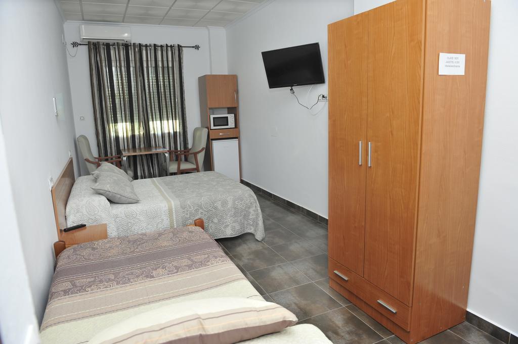 Hostal Via Del Caminante Madrigalejo Ngoại thất bức ảnh