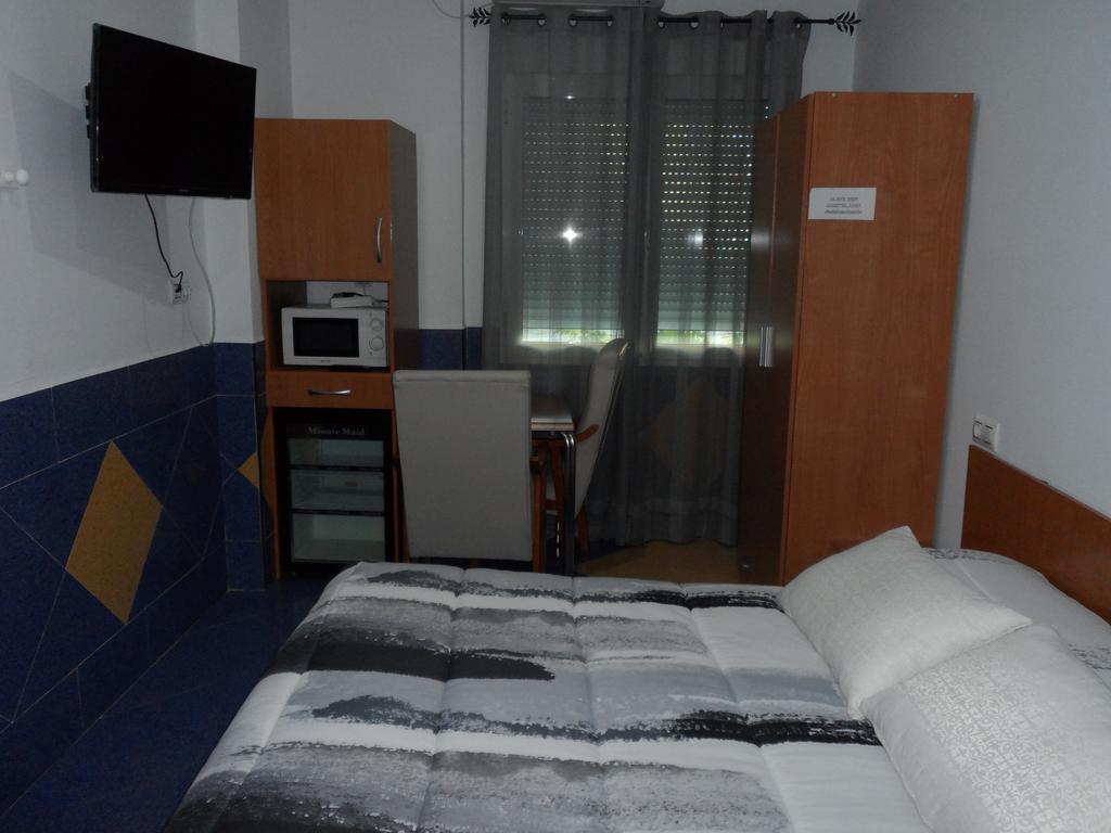 Hostal Via Del Caminante Madrigalejo Ngoại thất bức ảnh