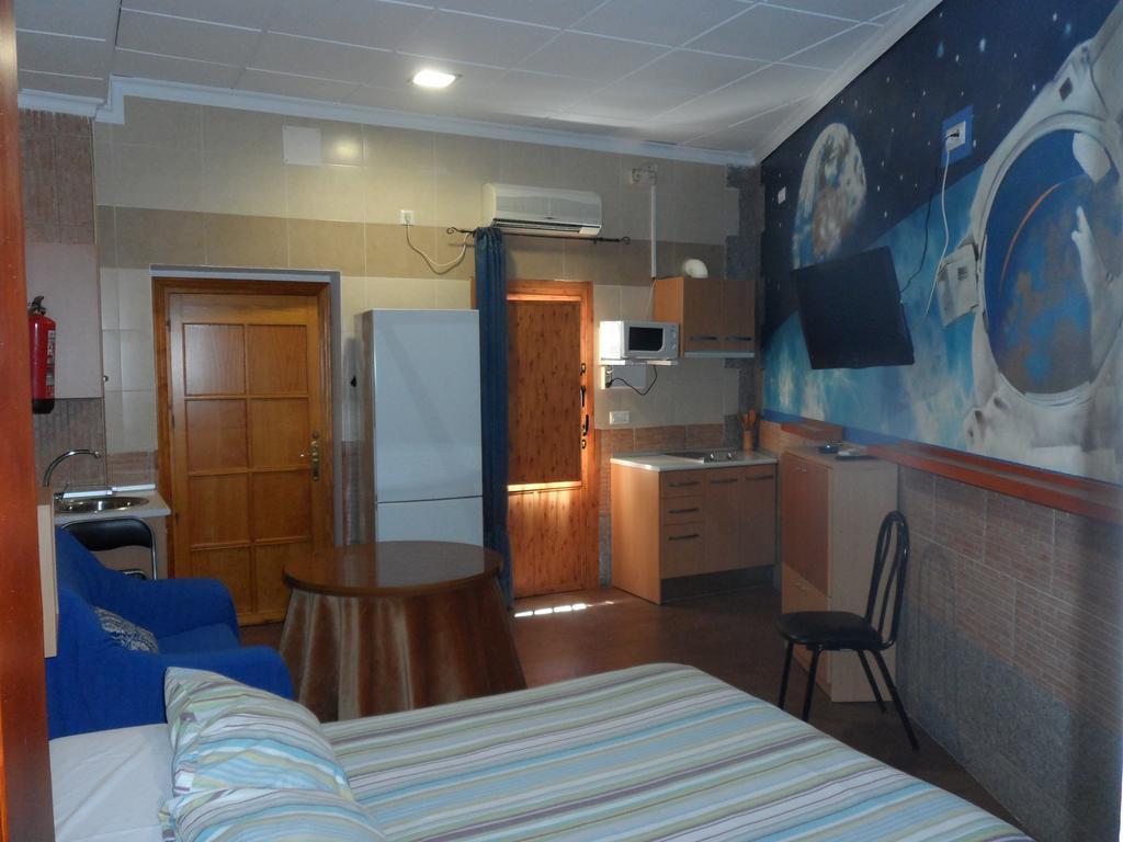 Hostal Via Del Caminante Madrigalejo Ngoại thất bức ảnh