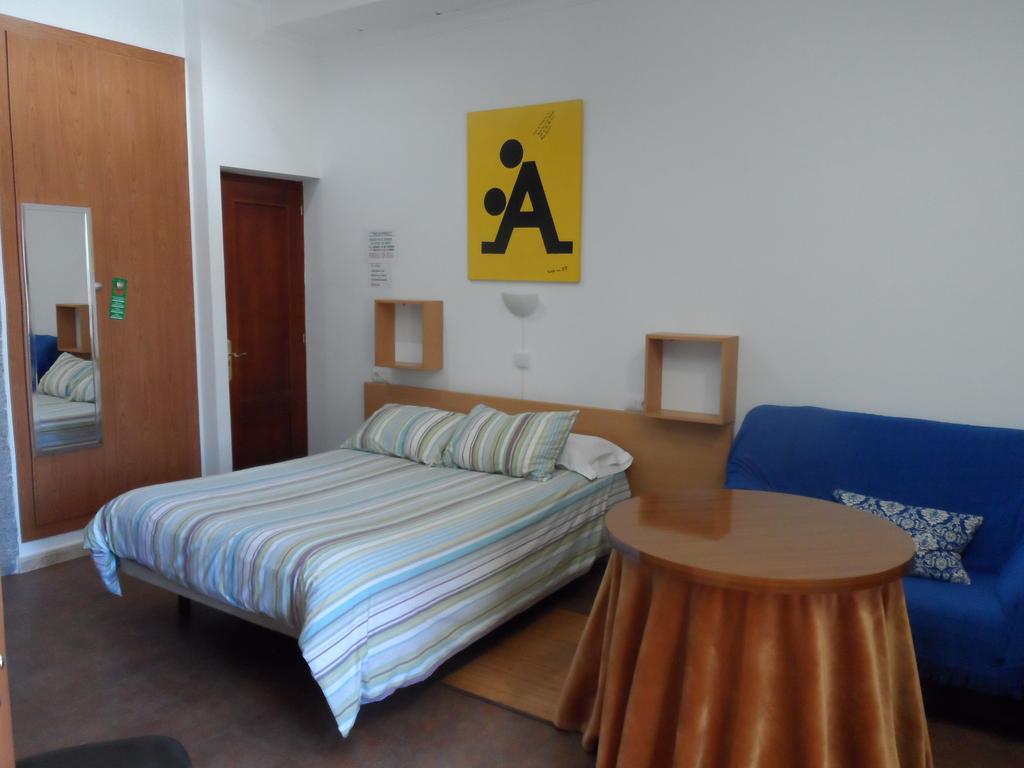 Hostal Via Del Caminante Madrigalejo Ngoại thất bức ảnh